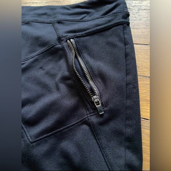 ATHLETA Black Stretch Knit Skort sz Small - Picture 3 of 11